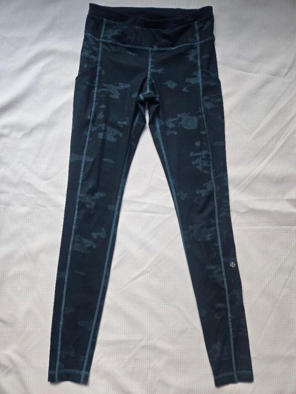 Lululemon Black and Blue Camo Athletic Yoga Leggings, Size 6